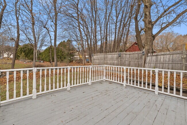 Building Photo - 19 Henry St