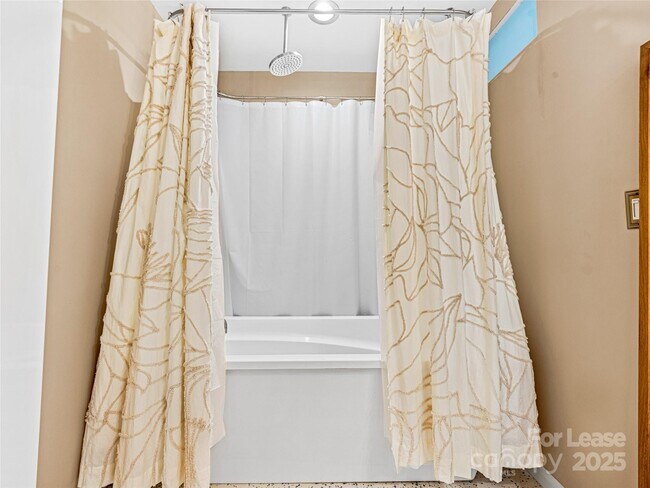 Building Photo - 44 Broadview Ave