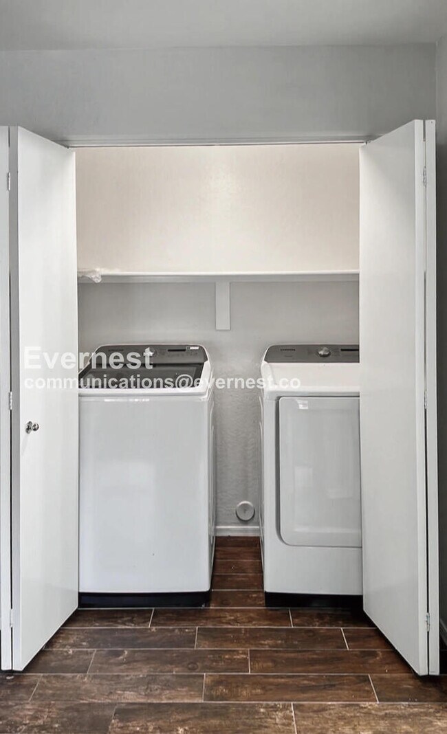 Building Photo - 4819 E Shapinsay Dr