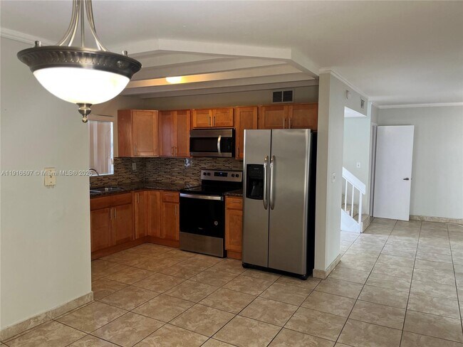 Building Photo - 9722 NW 6th Ln