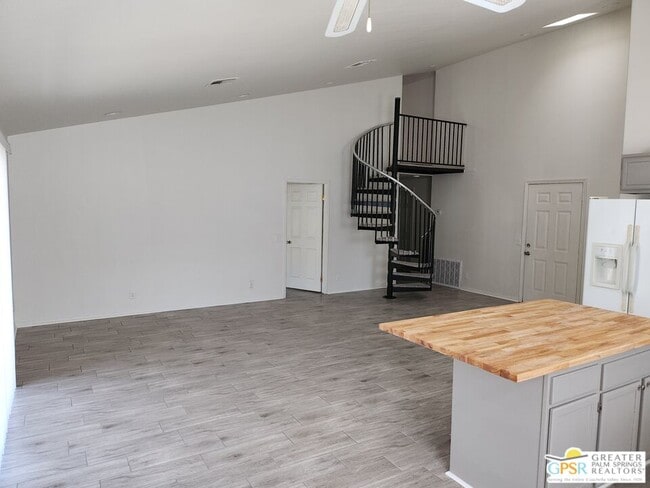 Building Photo - 29705 Avenida La Paz