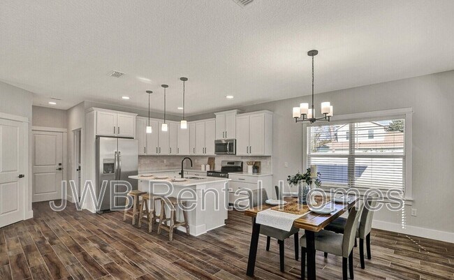 Building Photo - 1328 6th Ave N