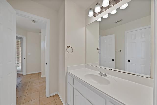 Building Photo - 18638 Tall Oak Dr