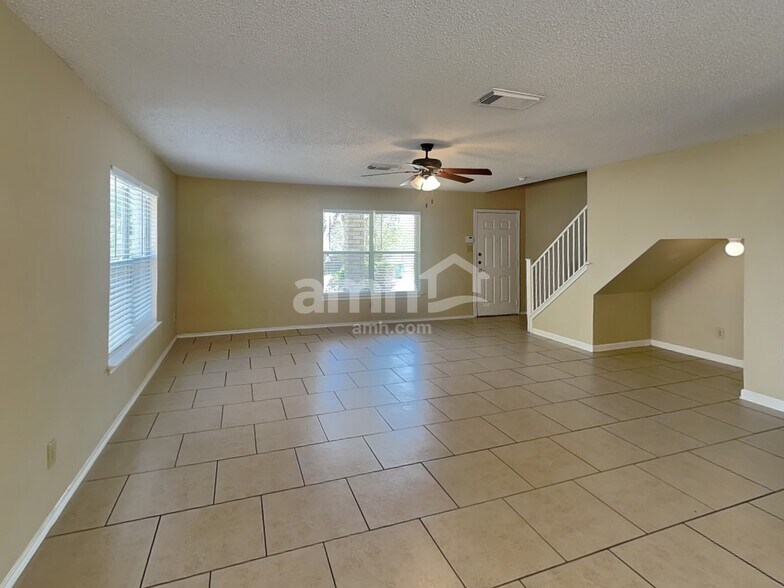 Building Photo - 8043 Cantura Mls