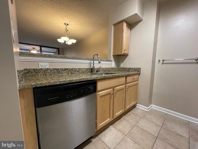 Building Photo - 1024 N Utah St