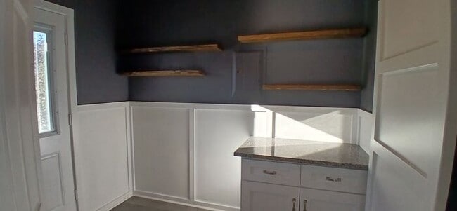 Building Photo - Fully Renovated Benbrook Beauty