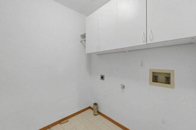 Building Photo - 6306 Sehmel Dr NW