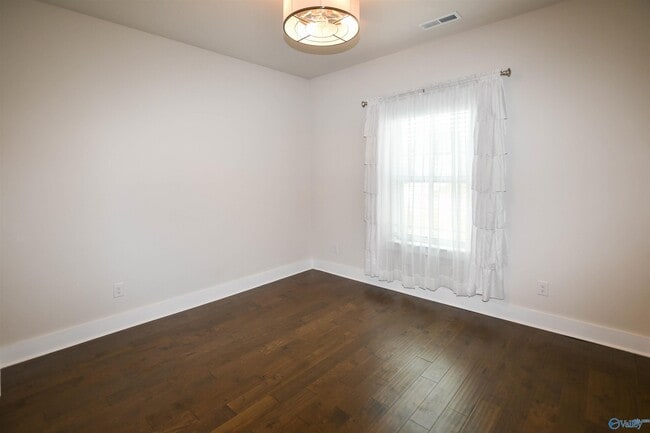 Building Photo - 105 Missouri Dr