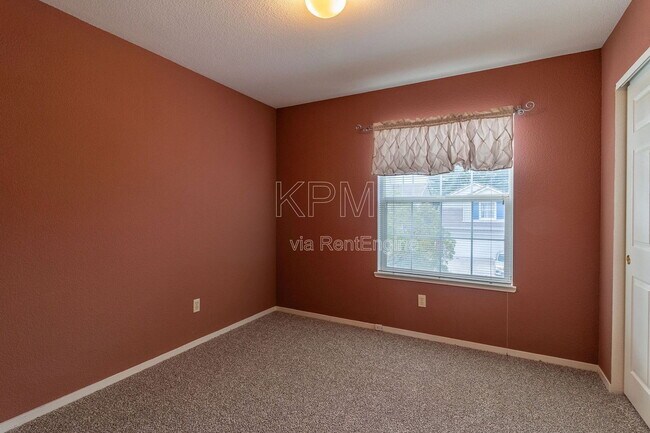 Building Photo - 1106 Klemeyer Cir