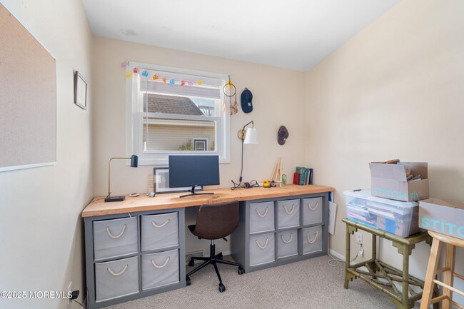 Building Photo - 825 Leeward Dr