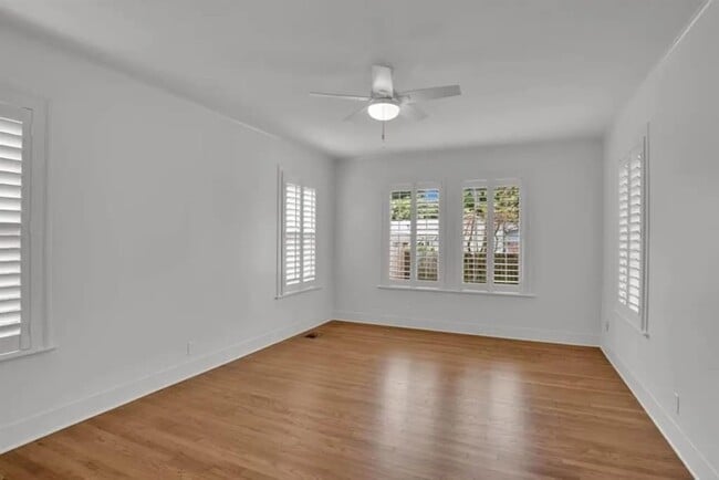 Building Photo - Albany Avenue