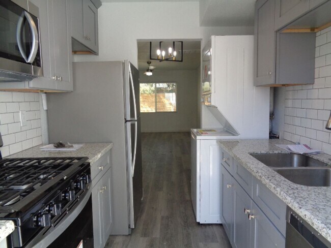 Building Photo - 1615 W Osborn Rd