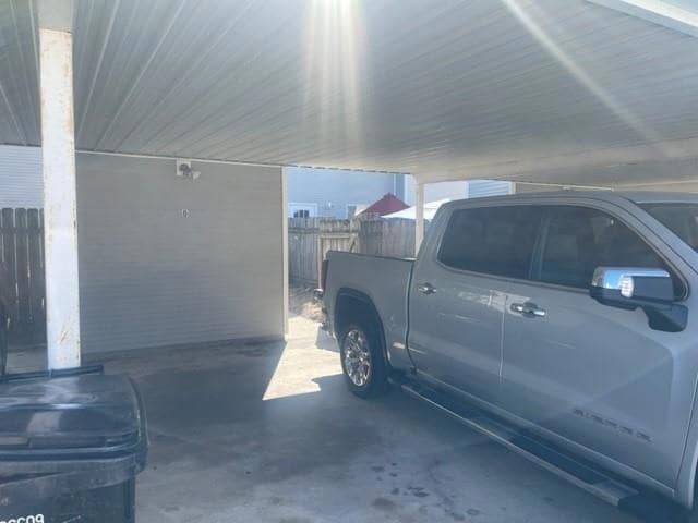 Building Photo - 1600 Newport Pl