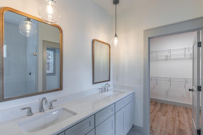 Building Photo - 110 4th St