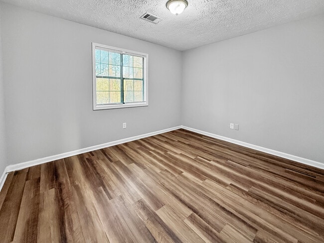 Building Photo - 234 Hillcrest Dr