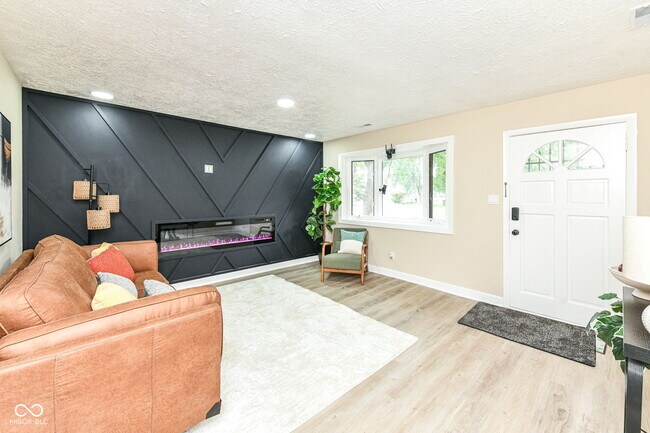 Building Photo - 651 Fabyan Rd
