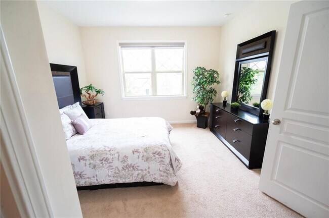 Building Photo - 1451 Torrington Dr