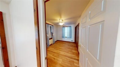 Building Photo - 357 Lowden Point Rd