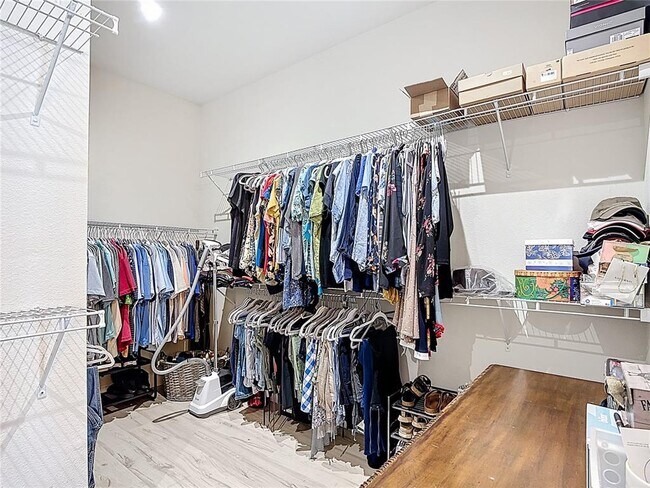 Building Photo - 6485 Shimmering Shrs Ln