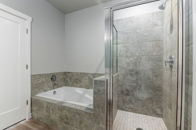 Building Photo - 712 E Zekes Ct