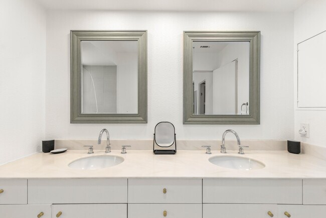 Building Photo - 46642 Arapahoe Cir