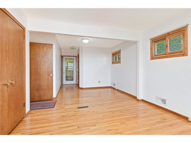 Building Photo - 5867 Central Ave NE