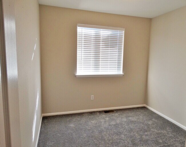 Building Photo - Fantastic Updated 3 Bed 2 Bath 2 Car Garage Duplex at Saddle Rock Ridge in Cherry Creek Schools!!