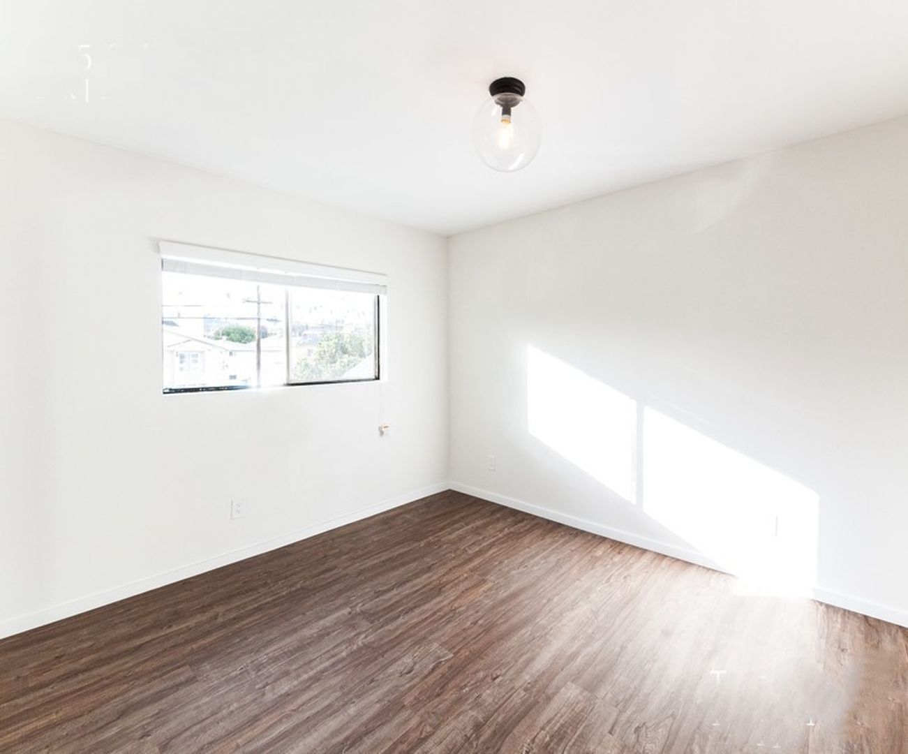 Building Photo - 255 S Ave 55