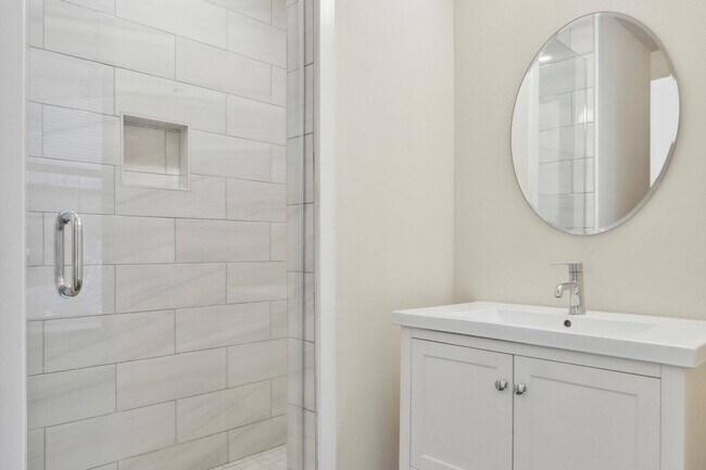 Building Photo - 1826 W Montgomery Ave