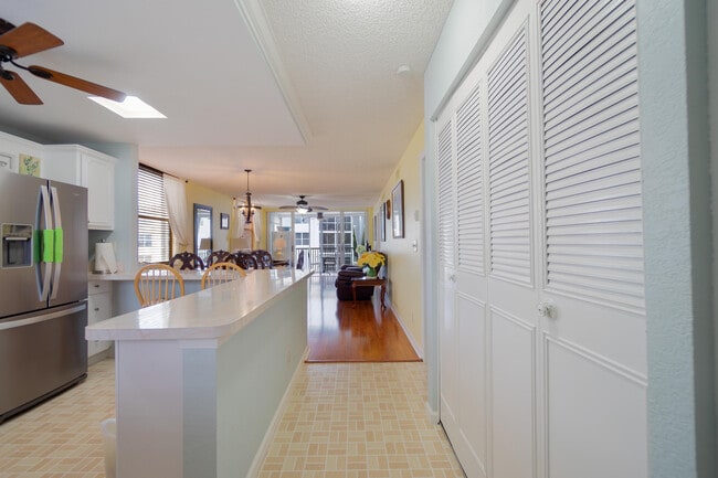 Primary Photo - 2008 S Federal Hwy