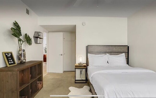 Building Photo - Sunrise Condo