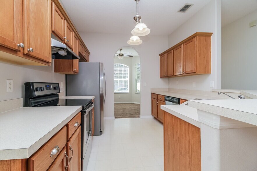 Building Photo - 1741 Mountclair Ct
