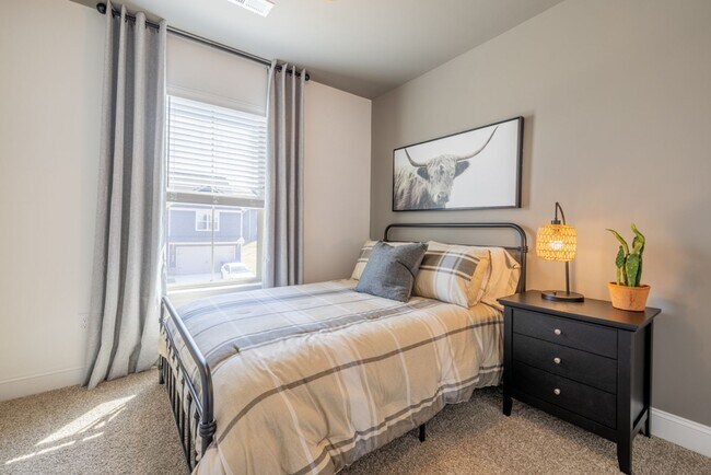 Building Photo - NEWLY RENOVATED + Washer and Dryer Included!