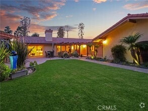 Building Photo - 30256 Avenida Selecta