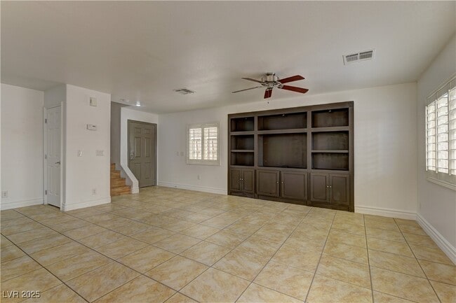 Building Photo - 236 Fairway Woods Dr