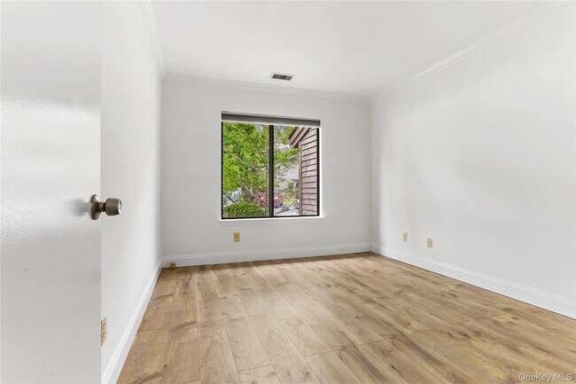 Building Photo - 21 Scenic Vw