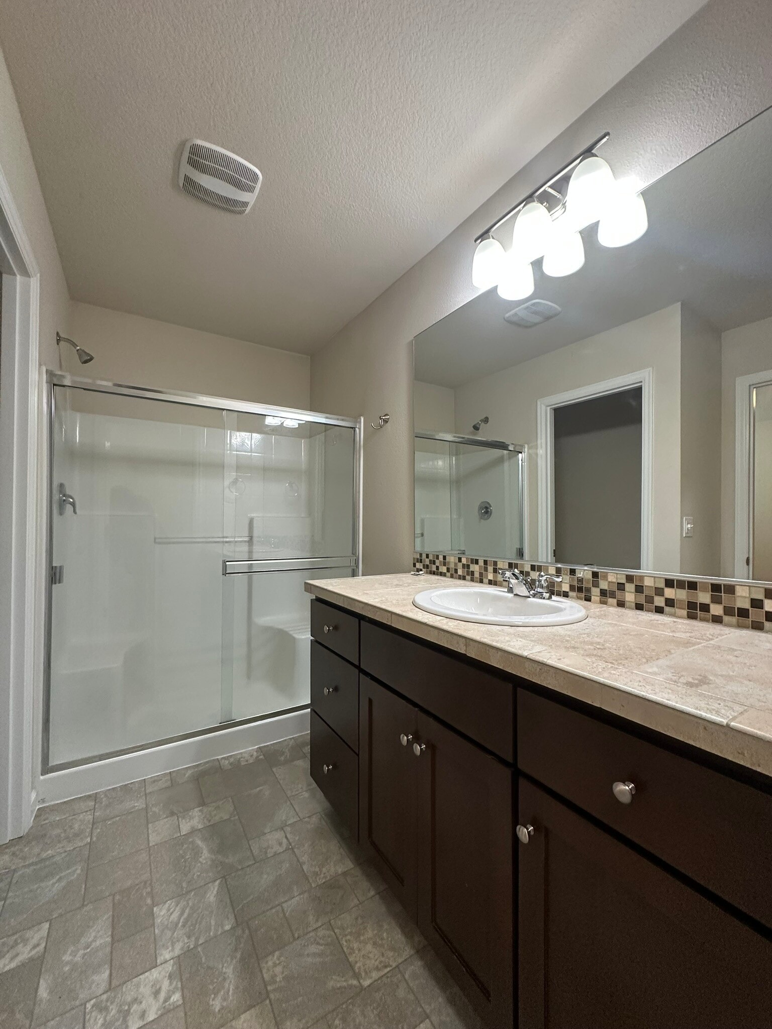 Building Photo - 17634 SW Devonshire Way