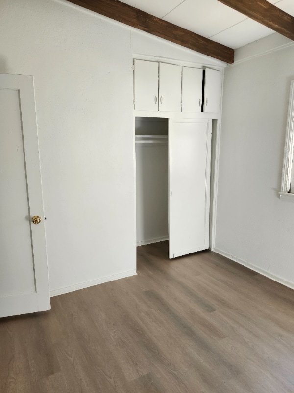 Building Photo - 1136 W Dakota Ave