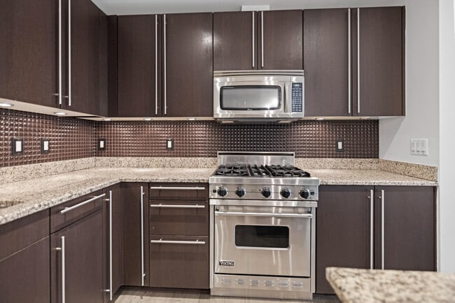 Building Photo - 2425 L St NW