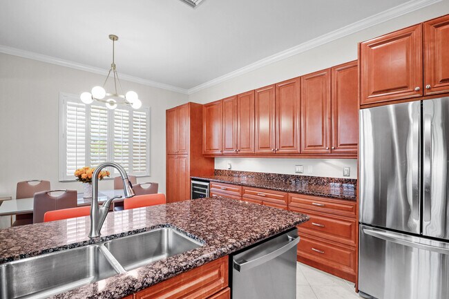 Building Photo - 4496 Hickory Dr