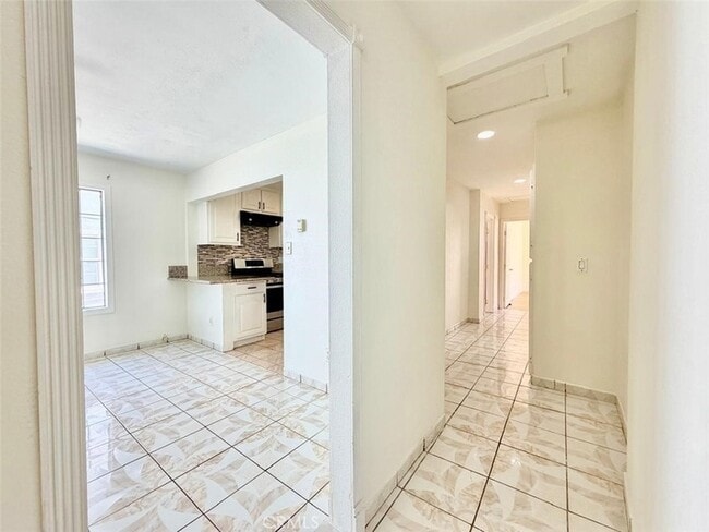 Building Photo - 4308 E 57th St