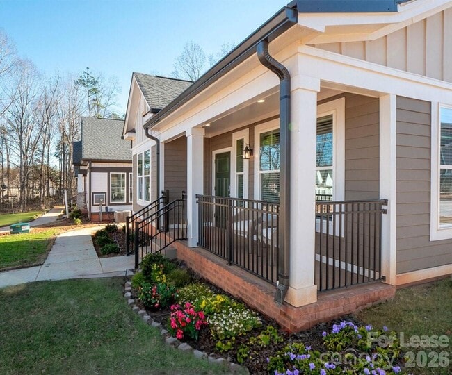 Building Photo - 1241 Columbia Cir