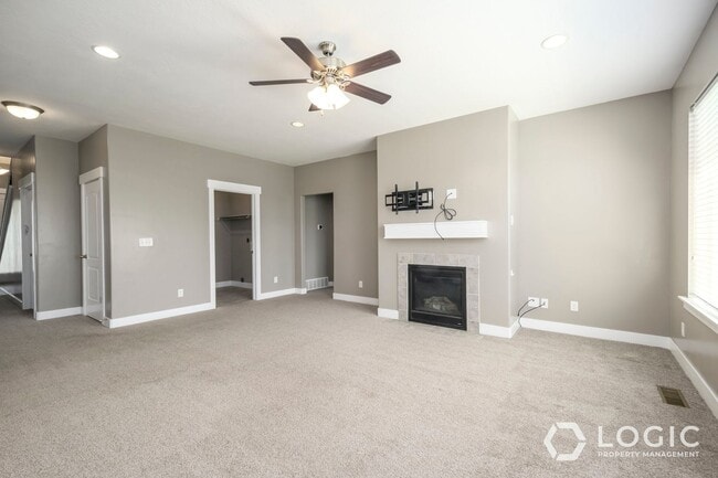 Building Photo - Stunning Row End Townhome In Prime Location!