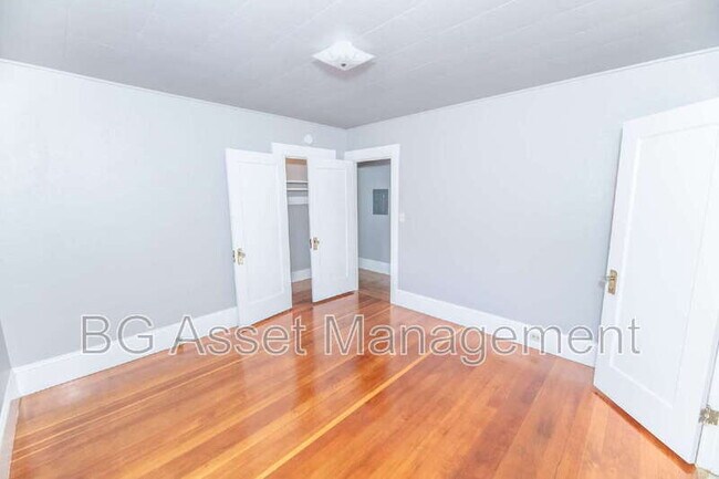 Building Photo - 3940 Whittle Ave