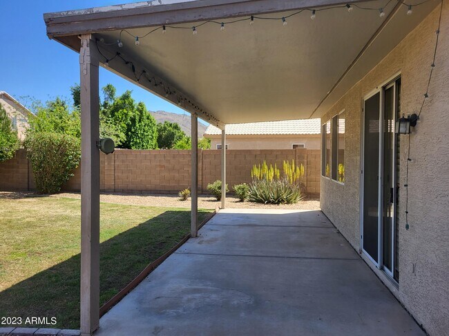 Building Photo - 6816 W Buckskin Trail