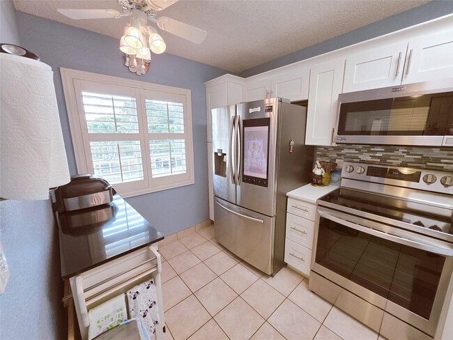 Building Photo - 7145 Huntington Ln