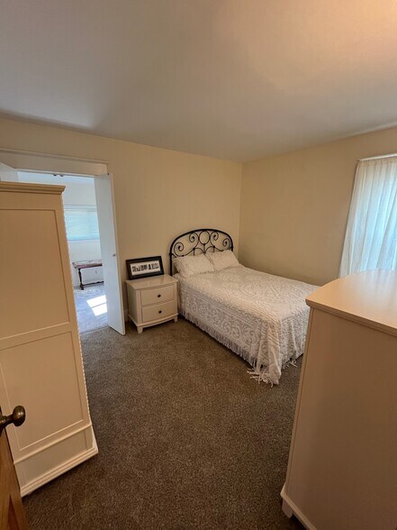 Building Photo - 203 Lovering Ave