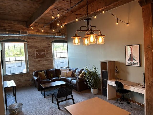 Primary Photo - 940 Monroe Ave NW