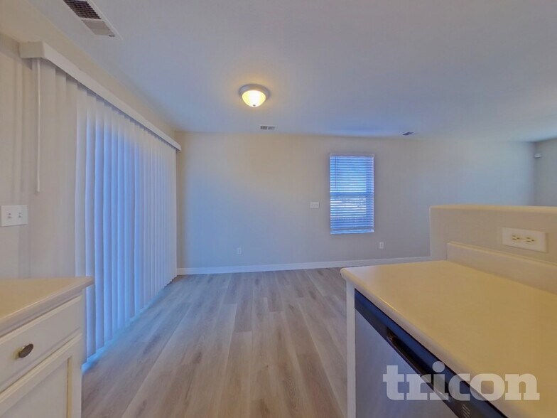 Building Photo - 10115 Hudson St