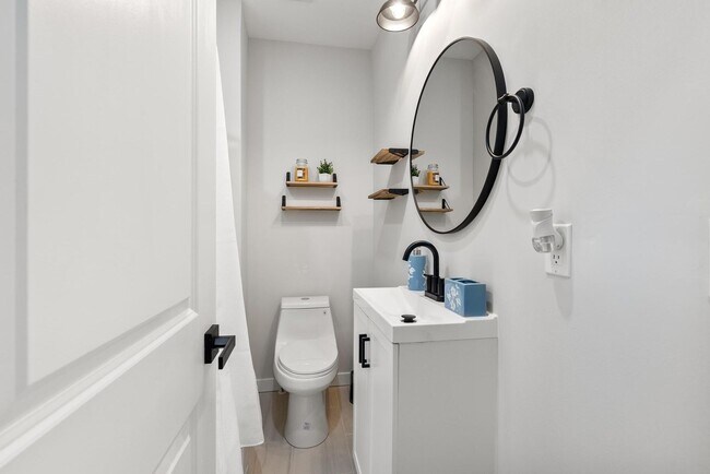 Building Photo - Luxurious 3-Bedroom Townhome in Point Breeze! Available NOW!